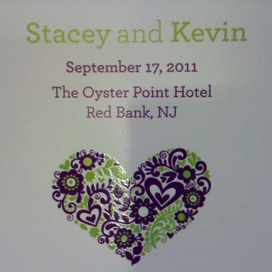 รูปภาพถ่ายที่ The Oyster Point Hotel โดย Mike V. เมื่อ 9/17/2011