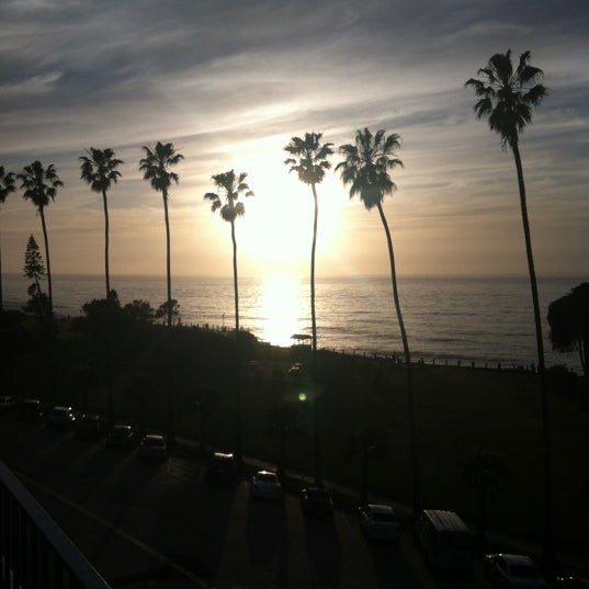 Photo taken at La Jolla Cove Suites by Allegra B. on 3/24/2012