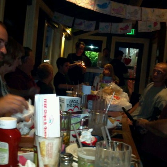 Photo taken at Chili&#39;s Grill &amp; Bar by jade B. on 9/18/2011