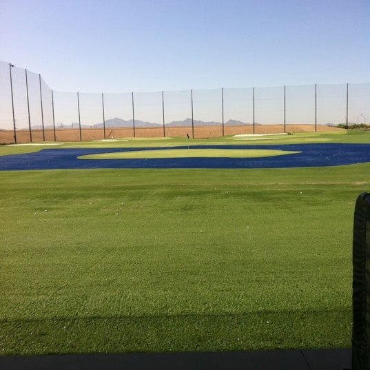 รูปภาพถ่ายที่ Valley Golf Center โดย B B. เมื่อ 5/8/2011