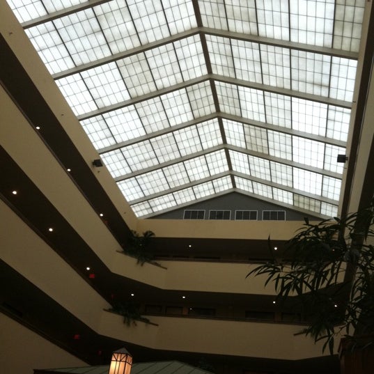 Photo taken at Embassy Suites by Hilton Boston Marlborough by Kim S. on 10/15/2011