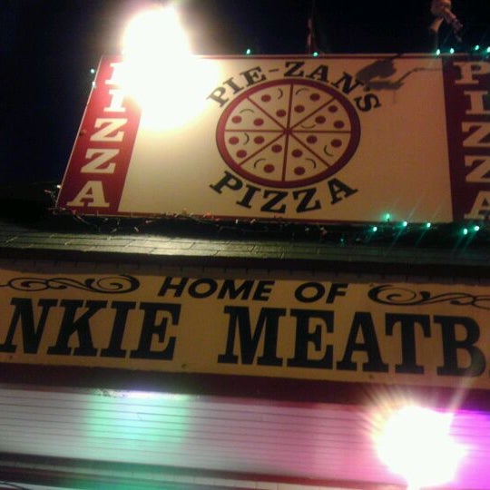 Foto diambil di Pie-Zan&#39;s Home of Frankie Meatballs oleh Beth Y. pada 5/13/2012