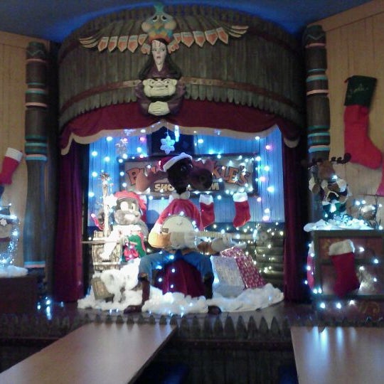 12/20/2011 tarihinde Brandon H.ziyaretçi tarafından Wilsonville Family Fun Center &amp; Bullwinkle&#39;s Restaurant'de çekilen fotoğraf