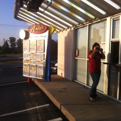 รูปภาพถ่ายที่ Andy&#39;s Frozen Custard โดย Corey P. เมื่อ 7/24/2012