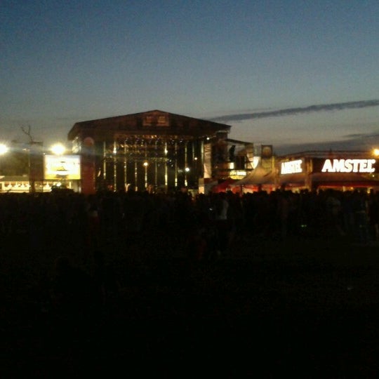 รูปภาพถ่ายที่ Santander Music Festival โดย Jose เมื่อ 8/4/2012