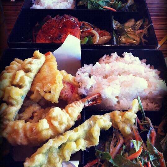 Снимок сделан в Stingray Sushi пользователем Ann O. 1/19/2012