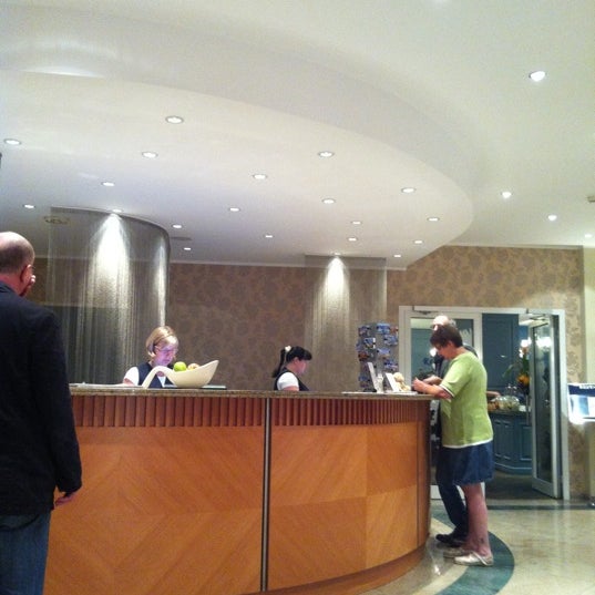 8/11/2011 tarihinde kOoLiNuSziyaretçi tarafından Upstalsboom Hotel Friedrichshain'de çekilen fotoğraf