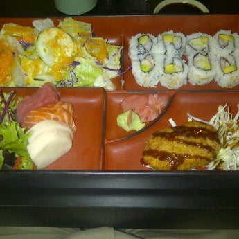 Das Foto wurde bei Sushi Chef Japanese Restaurant &amp; Market von EDGAR P. am 10/27/2011 aufgenommen