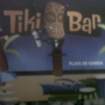 รูปภาพถ่ายที่ Tiki Bar โดย Nacho G. เมื่อ 9/23/2011