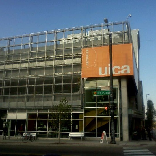 Foto tomada en UICA (Urban Institute Of Contemporary Art)  por Chad B. el 9/24/2011