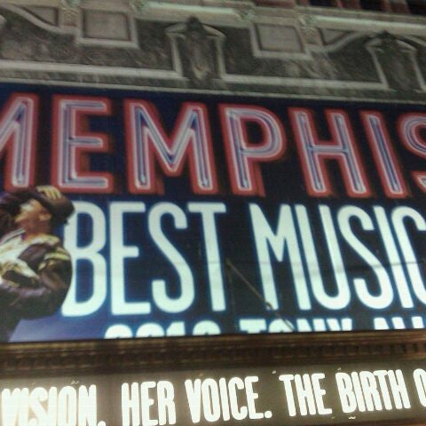 Foto tomada en Memphis - the Musical  por Jenna P. el 4/14/2012
