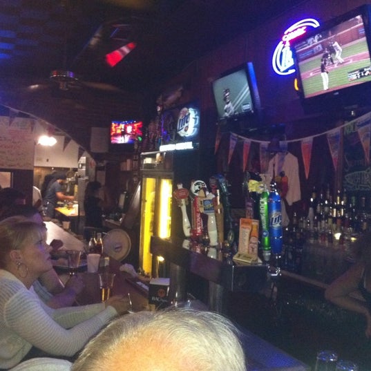 Foto tirada no(a) Kisling&#39;s Tavern por joezuc em 8/6/2011