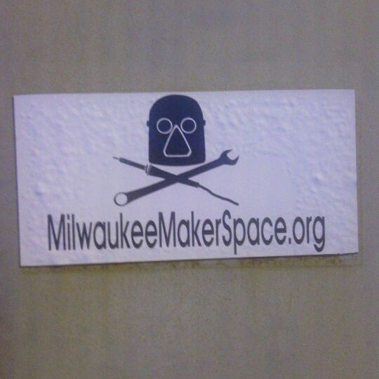 Das Foto wurde bei Milwaukee Makerspace von Newaukee A. am 3/14/2012 aufgenommen