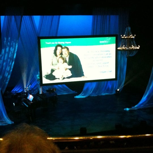 Foto scattata a The Grand Theatre da Jennifer C. il 6/16/2011