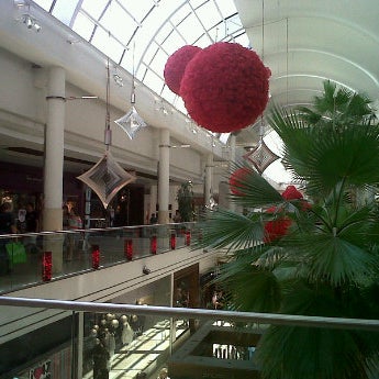 Foto tomada en Mendoza Plaza Shopping  por Valeria D. el 12/22/2011