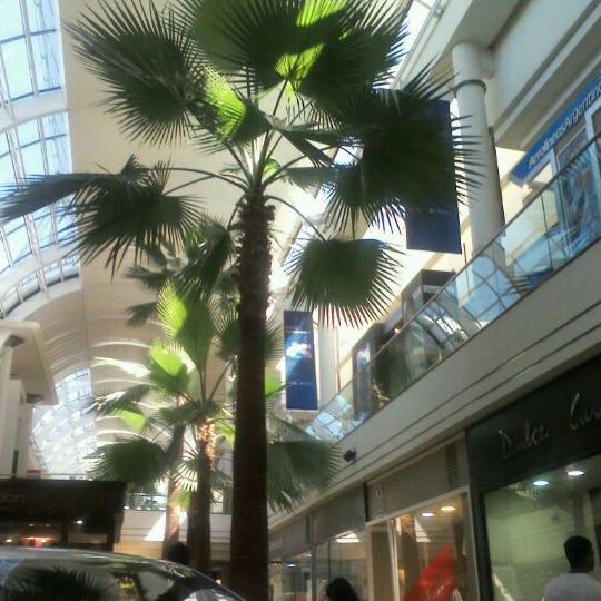 Foto tirada no(a) Mendoza Plaza Shopping por Olga F. em 3/4/2012