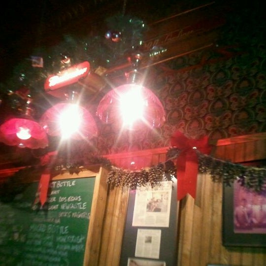 Foto diambil di Champion&#39;s Pub oleh Babs pada 12/31/2011