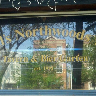 Will's Northwoods Inn - Sports Bar in Chicago