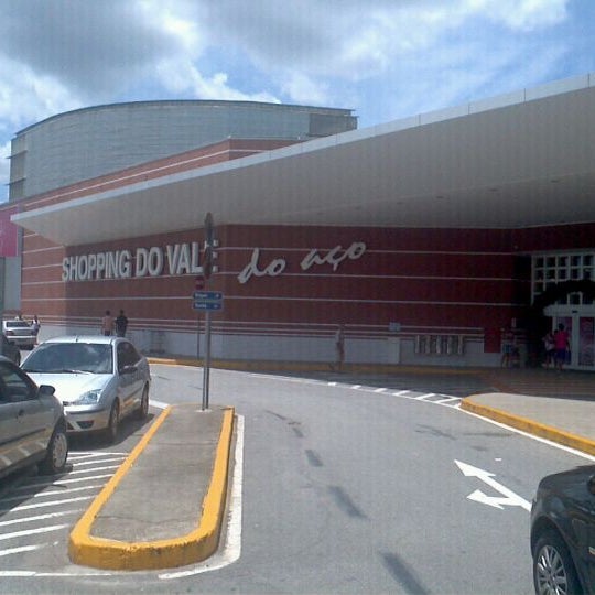 Photo taken at Shopping Vale do Aço by Alex F. on 12/24/2011