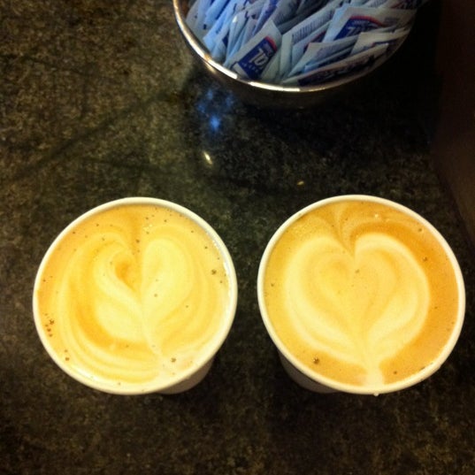 6/3/2012에 Tom H.님이 Peet&#39;s Coffee &amp; Tea에서 찍은 사진