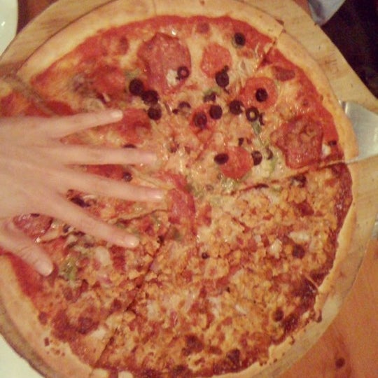 6/1/2012にZhang E.がPyro Pizzaで撮った写真