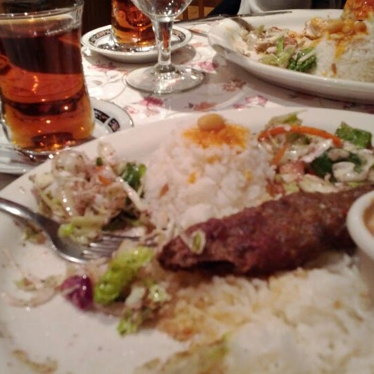 12/30/2011 tarihinde Luke S.ziyaretçi tarafından Anatolia Turkish Cuisine'de çekilen fotoğraf