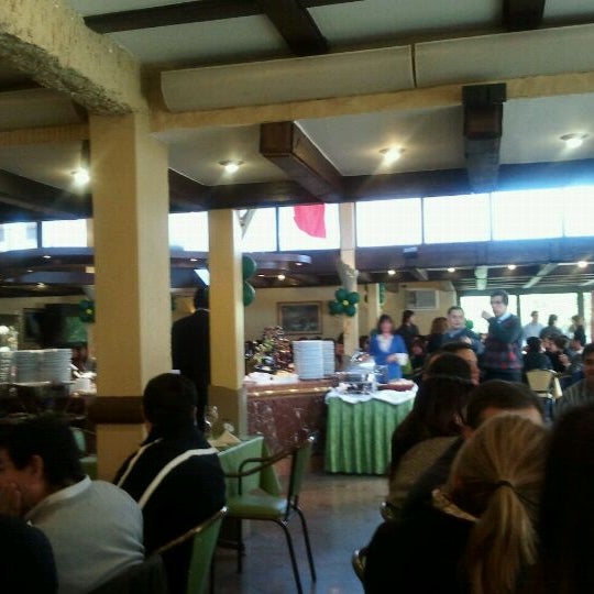 รูปภาพถ่ายที่ Acuarela Restaurant โดย JaimE เมื่อ 10/12/2011