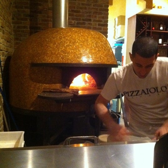 Photo taken at Bavaro&#39;s Pizza Napoletana &amp; Pastaria by Danielle d. on 2/6/2011