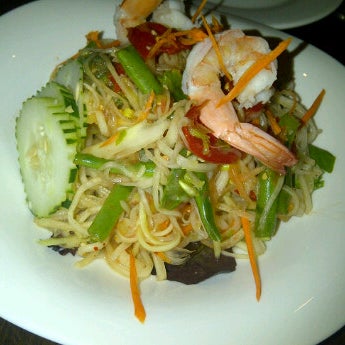 รูปภาพถ่ายที่ Ubon Thai Cuisine โดย Jody M. เมื่อ 12/11/2011