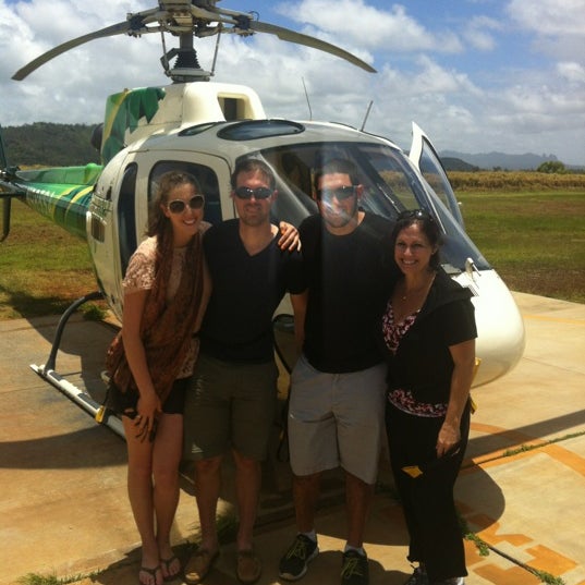 รูปภาพถ่ายที่ Safari Helicopters โดย Fiona O. เมื่อ 6/27/2012