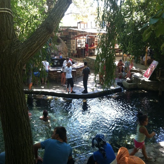 8/29/2012에 Ebru Figen M.님이 Orjinal şelale park yaka şelalesi에서 찍은 사진
