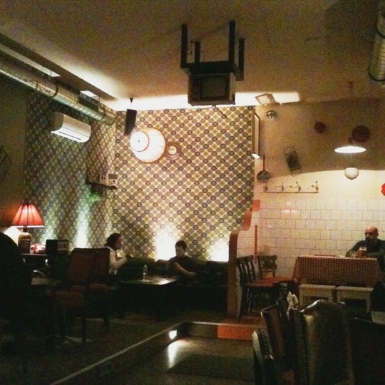 รูปภาพถ่ายที่ Garzon Café โดย Fanni T. เมื่อ 2/27/2011