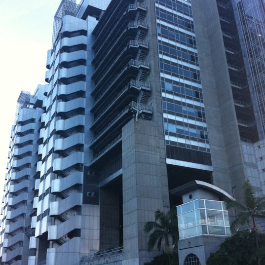 Photo taken at Edificio Inteligente EPM by Oscar Q. on 8/26/2012