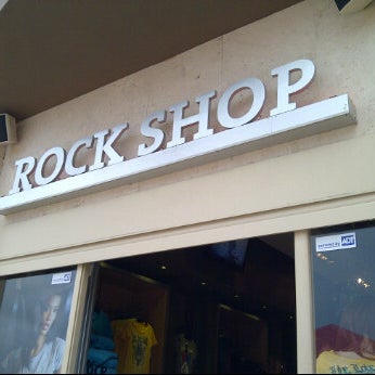 รูปภาพถ่ายที่ Hard Rock Cafe St. Maarten โดย Ince M. เมื่อ 5/3/2012