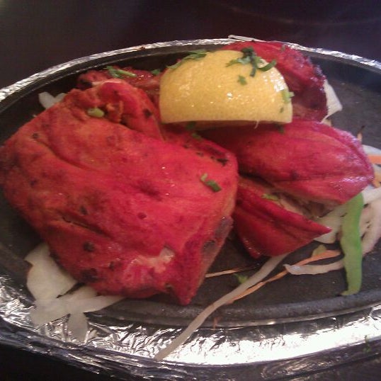 10/14/2011 tarihinde Todor K.ziyaretçi tarafından India House Restaurant'de çekilen fotoğraf