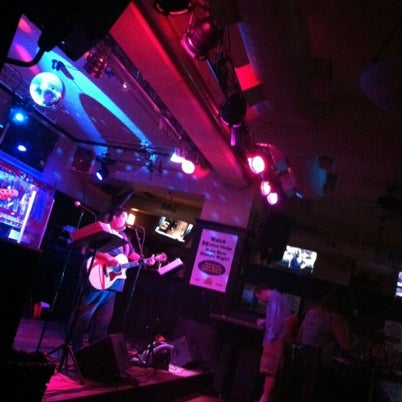 Photo taken at Duffy&#39;s Tavern &amp; Grille by Francis S. on 8/9/2012
