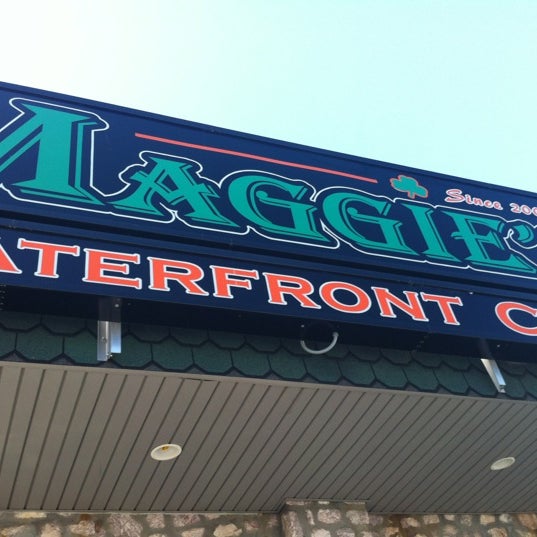 4/4/2012 tarihinde C M.ziyaretçi tarafından Maggie&#39;s Waterfront Cafe'de çekilen fotoğraf