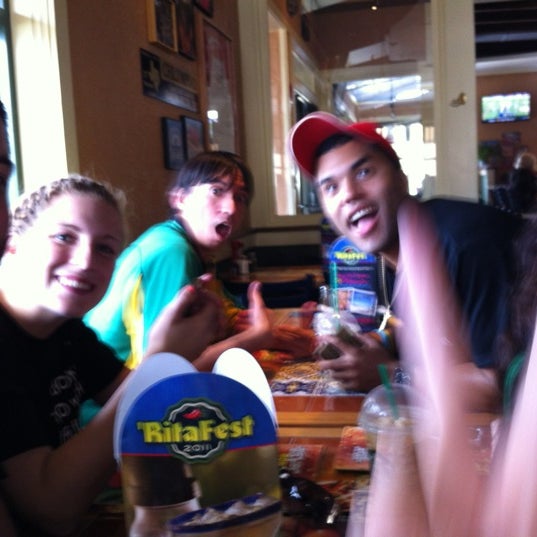 Photo taken at Chili&#39;s Grill &amp; Bar by Justin L. on 10/30/2011