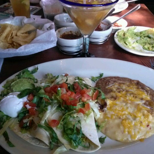 Снимок сделан в Abuelo&#39;s Mexican Restaurant пользователем Dani L. 8/18/2012