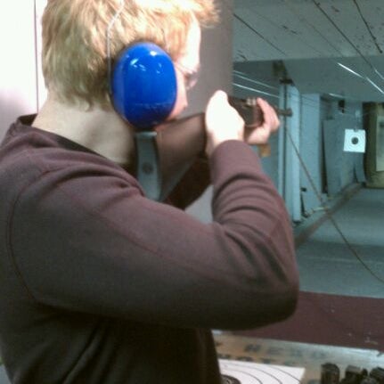 1/6/2012에 Jason W.님이 West Side Rifle &amp; Pistol Range에서 찍은 사진