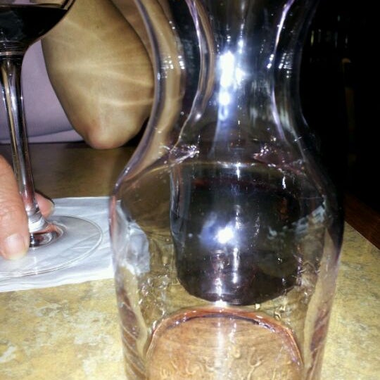 6/1/2012にBob D.がVittorio&#39;s Restaurant &amp; Wine Barで撮った写真