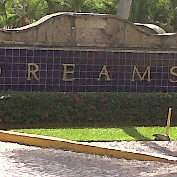 Foto tirada no(a) Dreams Resort &amp; Spa por Van M. em 1/9/2012