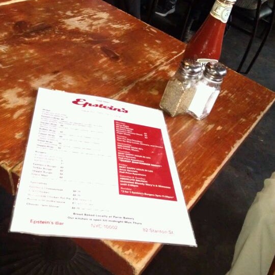 1/29/2012 tarihinde Amira H.ziyaretçi tarafından Epstein&#39;s Bar'de çekilen fotoğraf