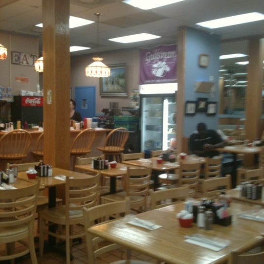 Photo taken at Sage Bagel &amp; Deli by heidi a. on 10/22/2011