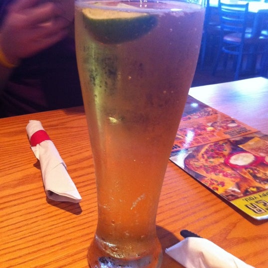 Photo taken at Chili&#39;s Grill &amp; Bar by Jade W. on 5/3/2011