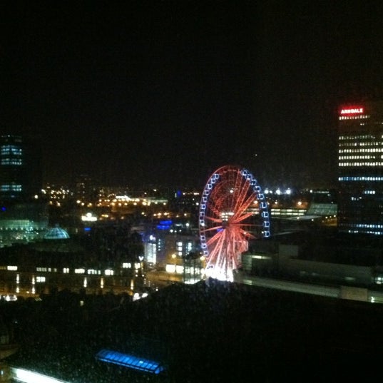 Foto scattata a Renaissance Manchester City Centre Hotel da Kenny T. il 2/24/2012