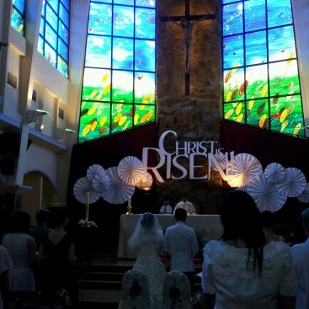 Снимок сделан в Catholic Church of St. Francis Xavier пользователем Grace 4/14/2012