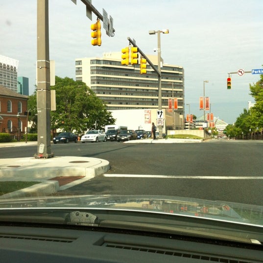 Photo taken at Sheraton Inner Harbor Hotel by T Anthony D. on 4/30/2012