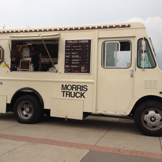 7/7/2012 tarihinde Nirav P.ziyaretçi tarafından Morris Grilled Cheese Truck'de çekilen fotoğraf