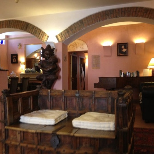 4/28/2012 tarihinde Lisa K.ziyaretçi tarafından Hotel Il Guercino'de çekilen fotoğraf